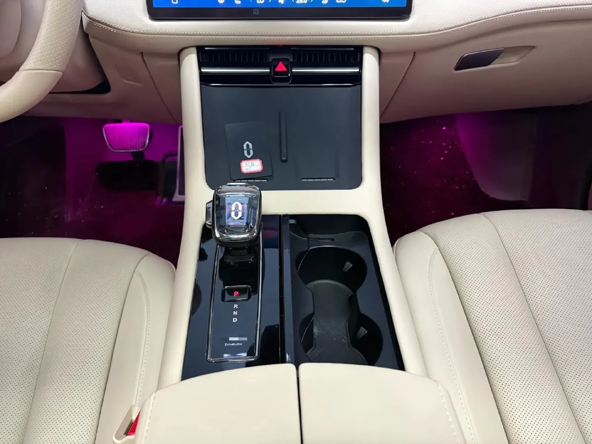 2024 AITO AITO M7 1.5T 152HP L4 REEV 40KWH,autocango,china used car exporter,china ev exporter,chinese used car exporter,chinese used ev exporter