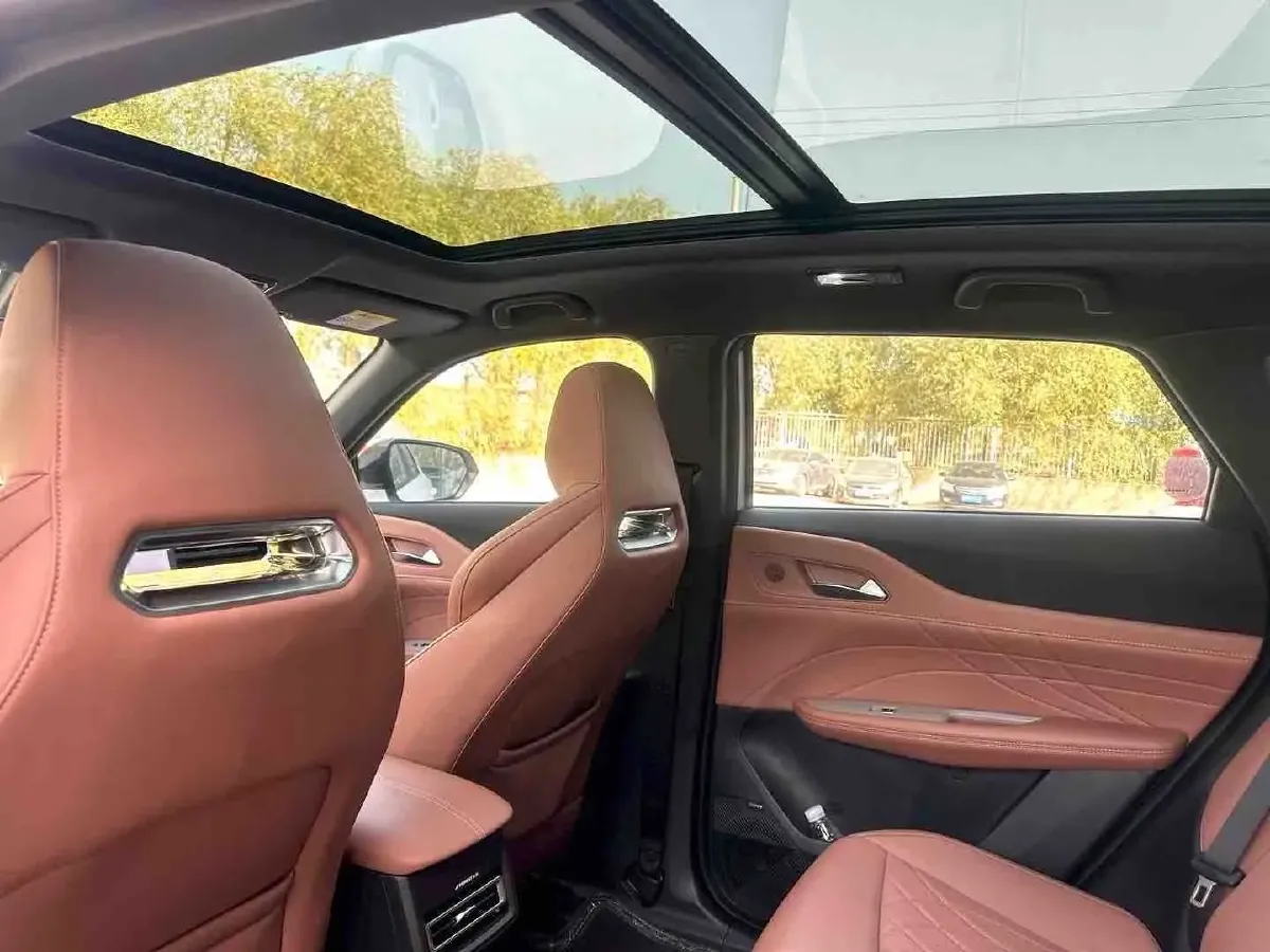 2024 ChangAn UNI-Z 1.5L 98HP L4 E-CVT PHEV 18.4KWH,autocango,china used car exporter,china ev exporter,chinese used car exporter,chinese used ev exporter