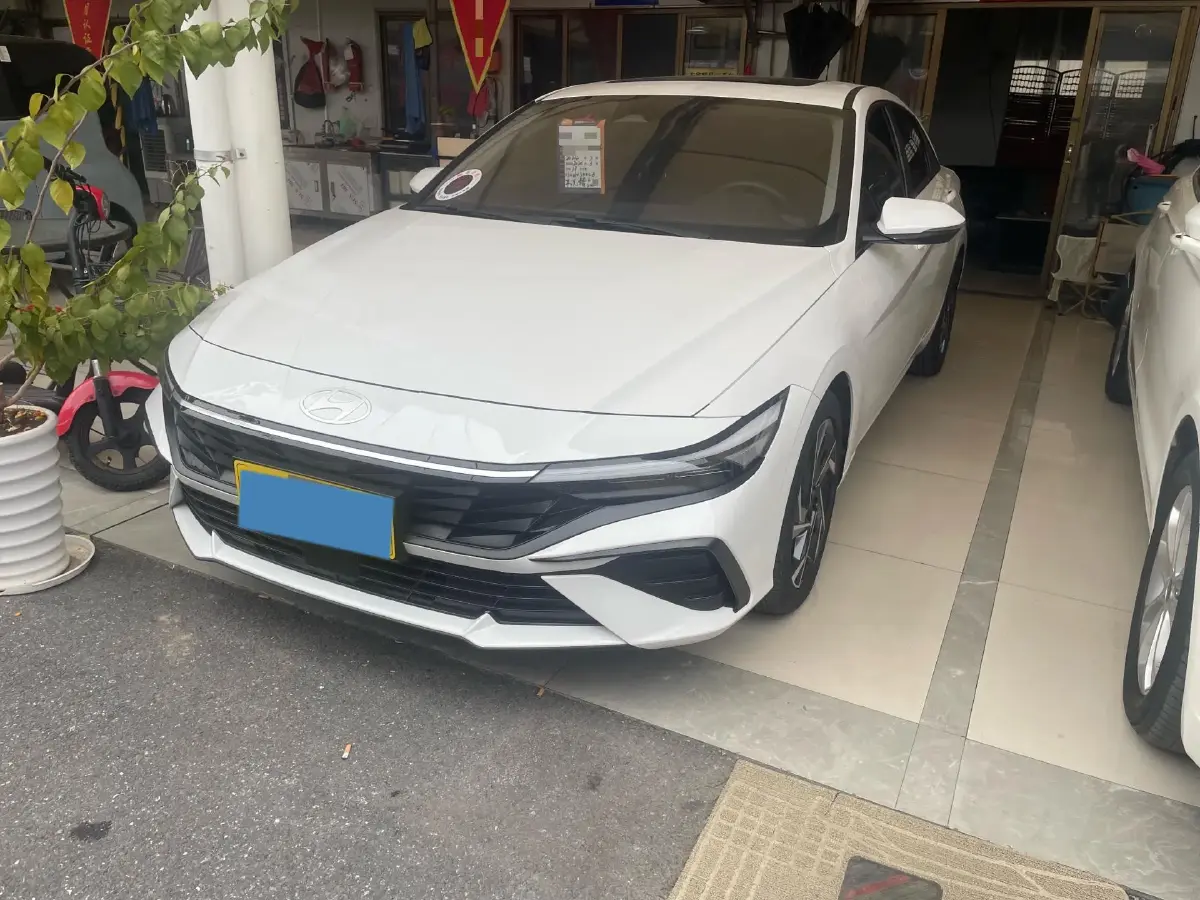 2023 Hyundai Elantra 1.5L 115HP L4 CVT