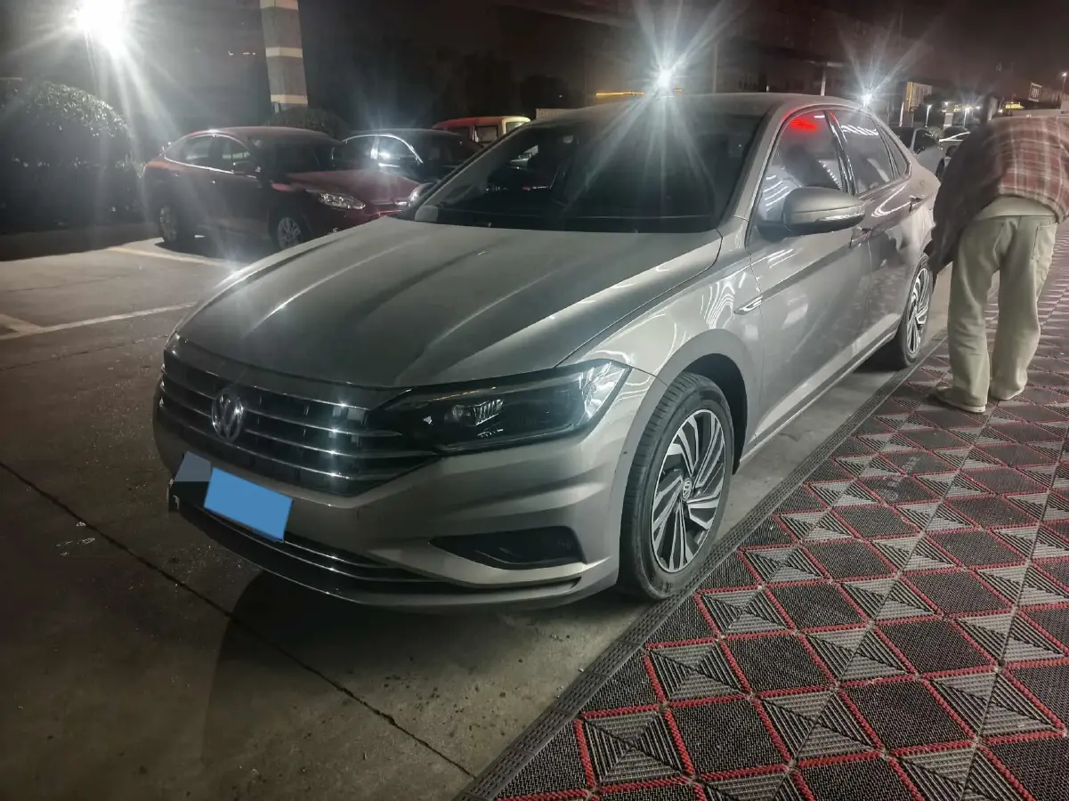 2022 Volkswagen Sagitar 1.4T 150HP L4 7DCT