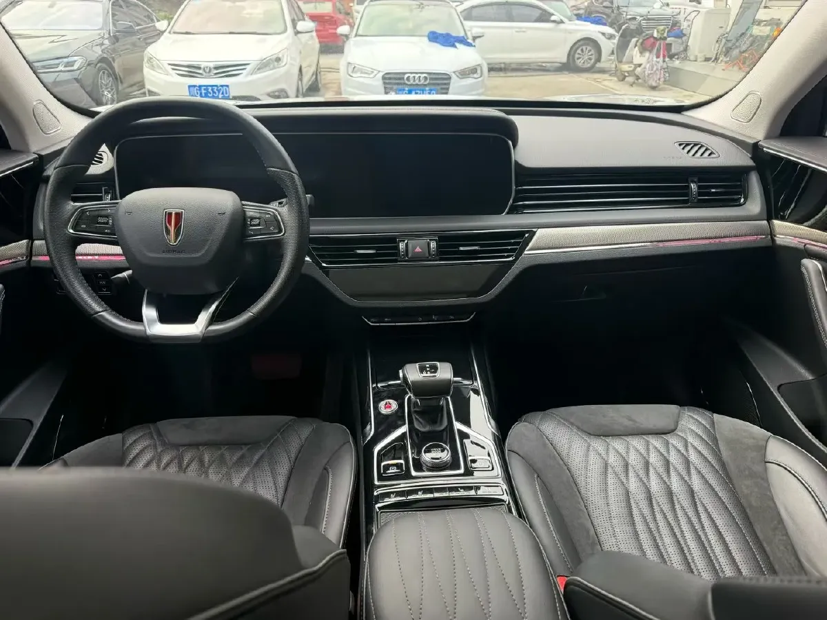 2022 HongQi HS5 2.0T 224HP L4 6AT,autocango,china used car exporter,china ev exporter,chinese used car exporter,chinese used ev exporter