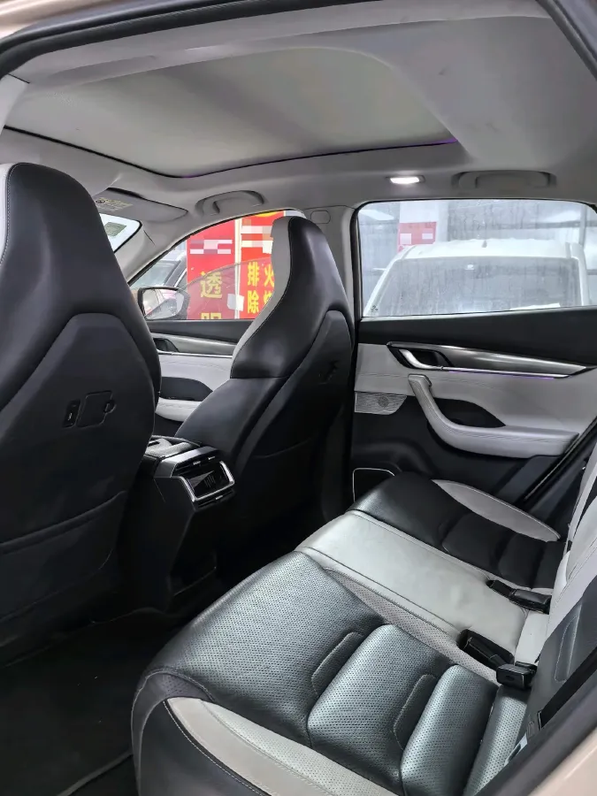 2019 BMW 2 Series Wagon 1.5T 136HP L3 6AT,autocango,china used car exporter,china ev exporter,chinese used car exporter,chinese used ev exporter