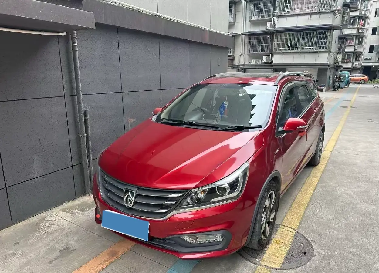 2017 BaoJun 310W 1.5L 112HP L4 6MT