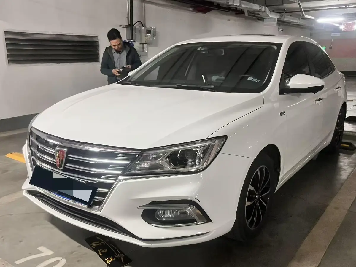 2019 Roewe i5 1.5L 120HP L4 CVT