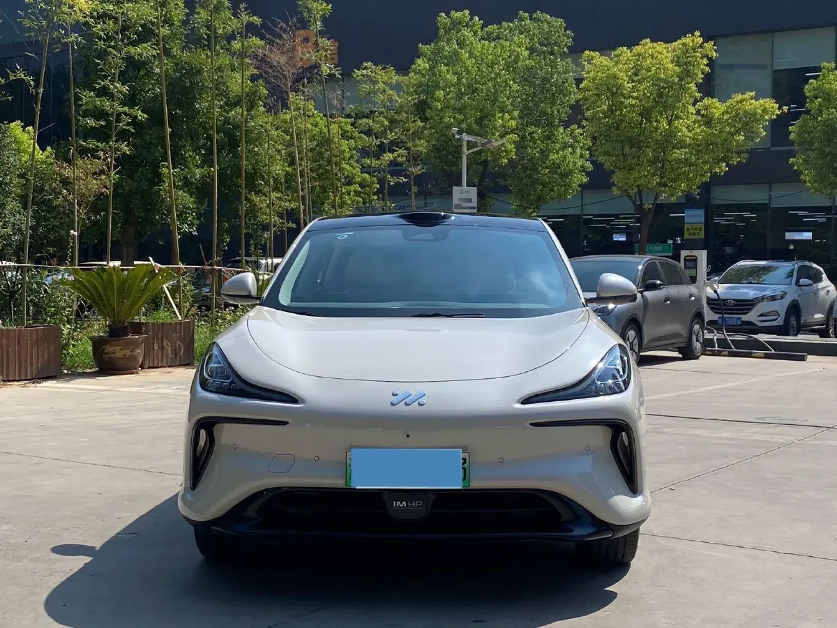 2023 IM LS6 BEV 71KWH,autocango,china used car exporter,china ev exporter,chinese used car exporter,chinese used ev exporter