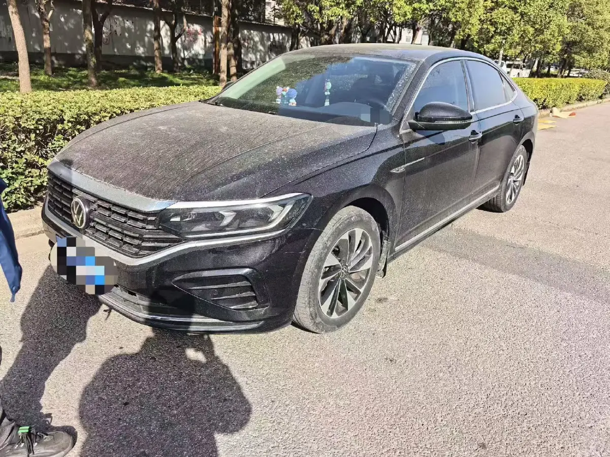 2023 Volkswagen Passat 2.0T 186HP L4 7DCT