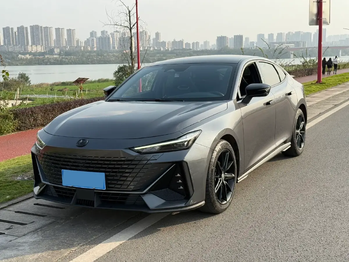 2023 ChangAn UNI-V 1.5T 188HP L4 7DCT