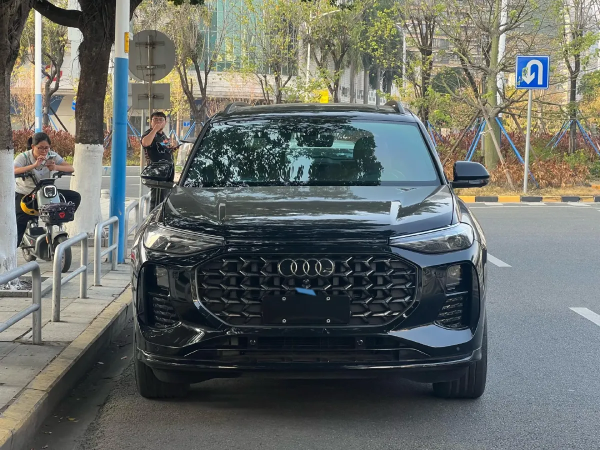 2024 Audi Q6 2.0T 265HP L4 7DCT,autocango,china used car exporter,china ev exporter,chinese used car exporter,chinese used ev exporter