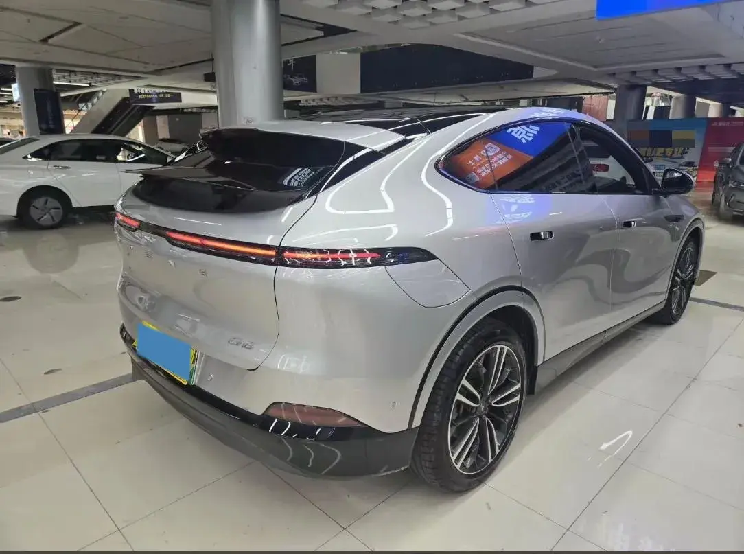 2023 XPENG G6 thumbnail 3