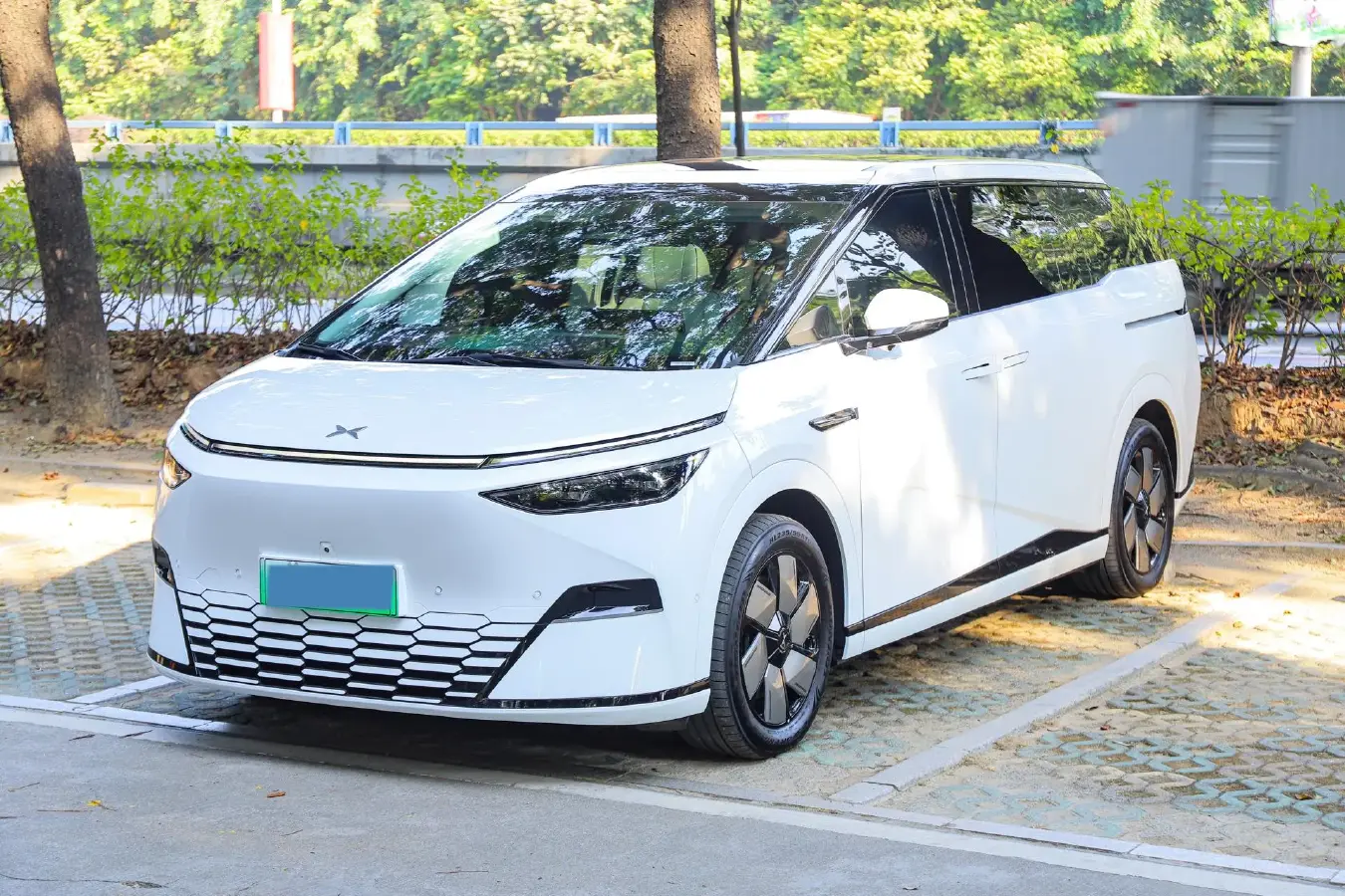 2024 Xpeng X9 BEV 101.5KWH