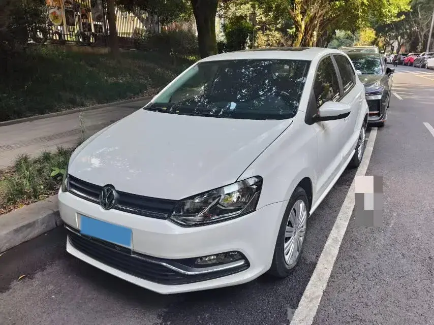 2016 Volkswagen Polo 1.6L 110HP L4 6AT
