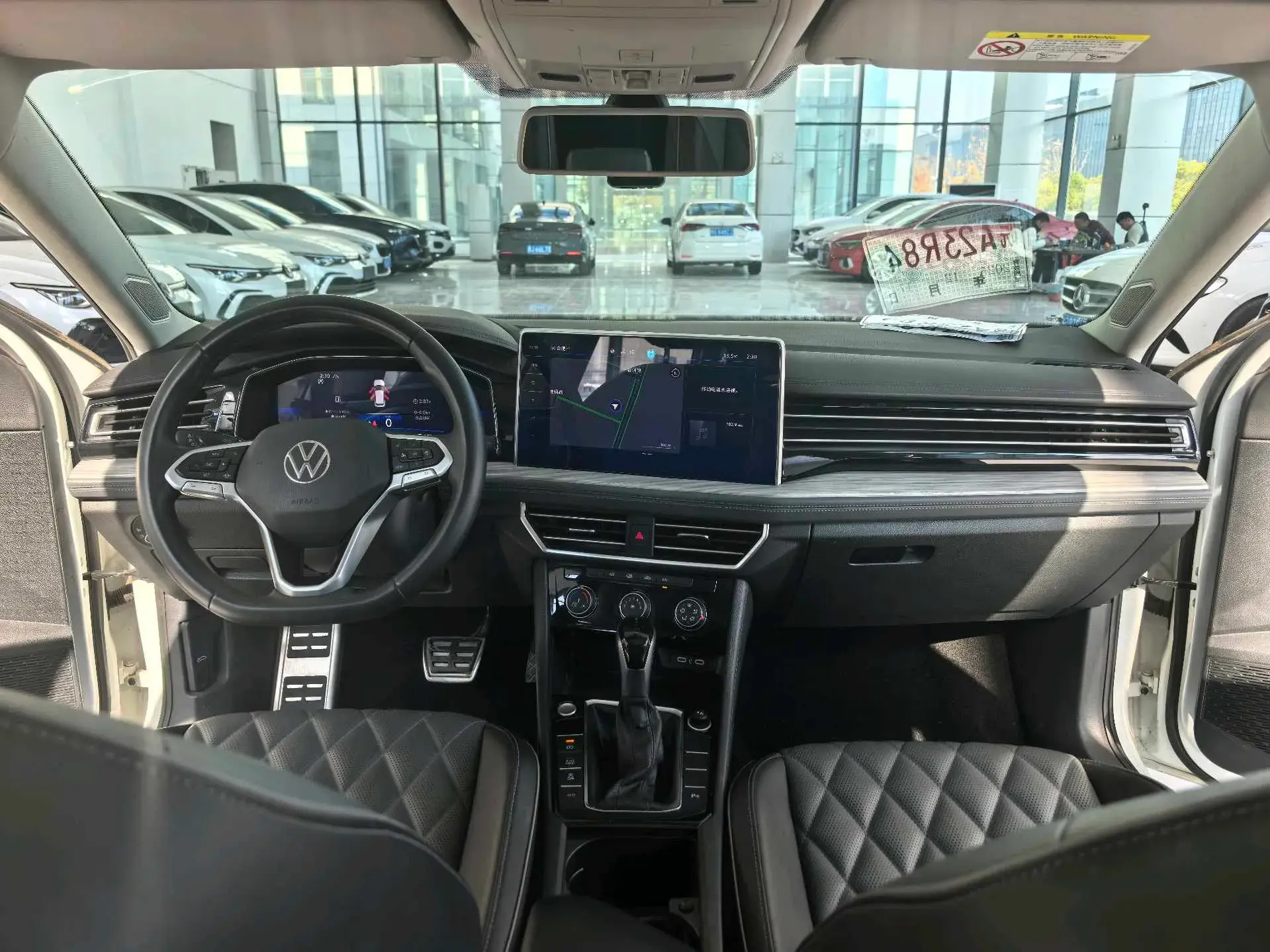 2023 VOLKSWAGEN SAGITAR thumbnail 4