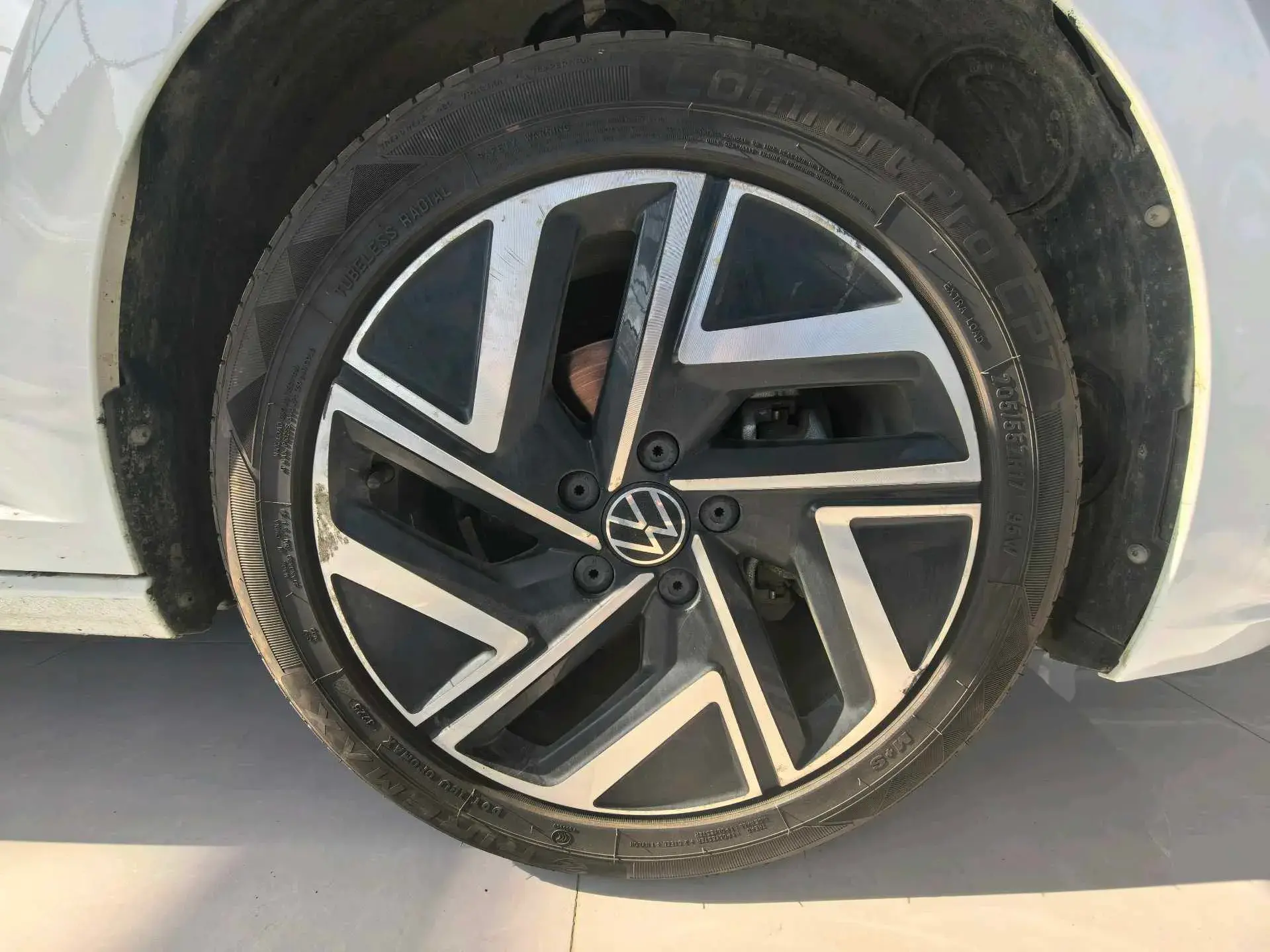 2023 VOLKSWAGEN SAGITAR thumbnail 3