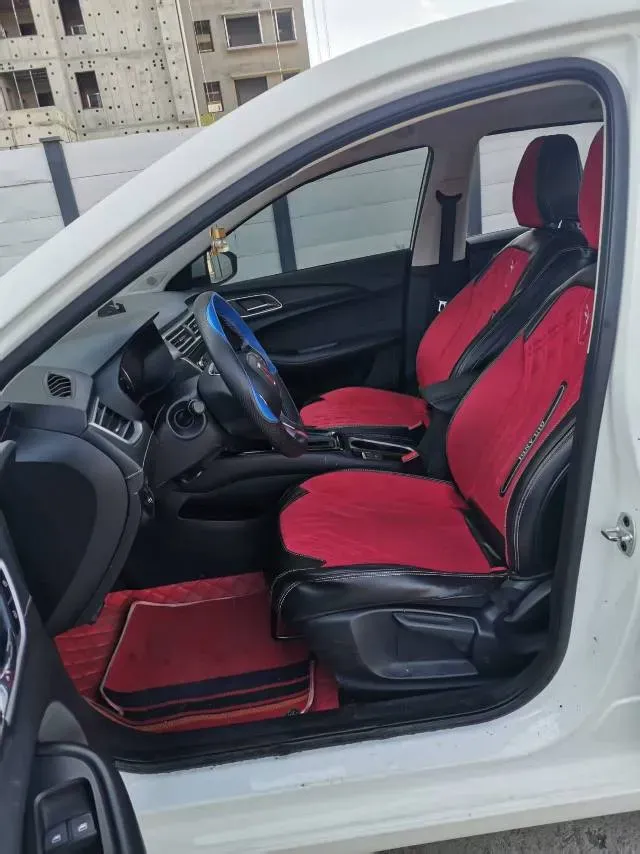 2020 Roewe i5 1.5L 120HP L4 CVT,autocango,china used car exporter,china ev exporter,chinese used car exporter,chinese used ev exporter