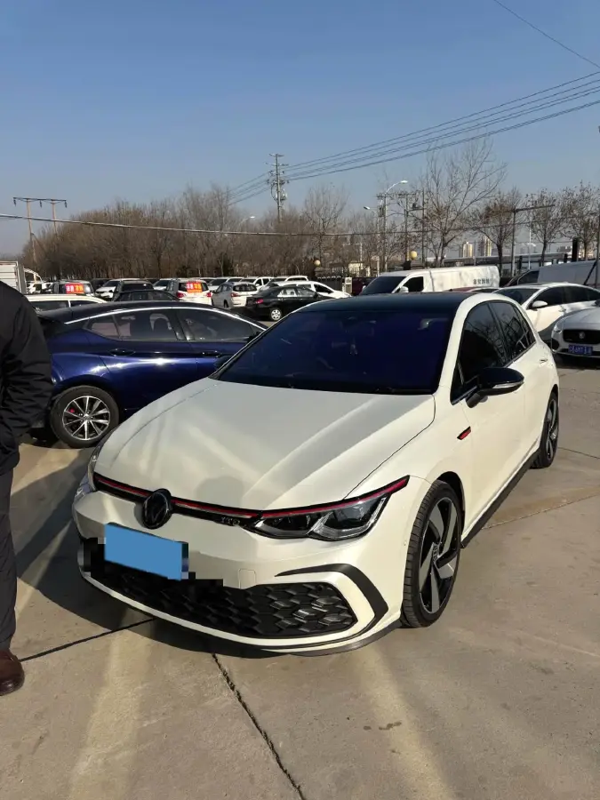 2023 Volkswagen GolfGTI 2.0T 220HP L4 7DCT