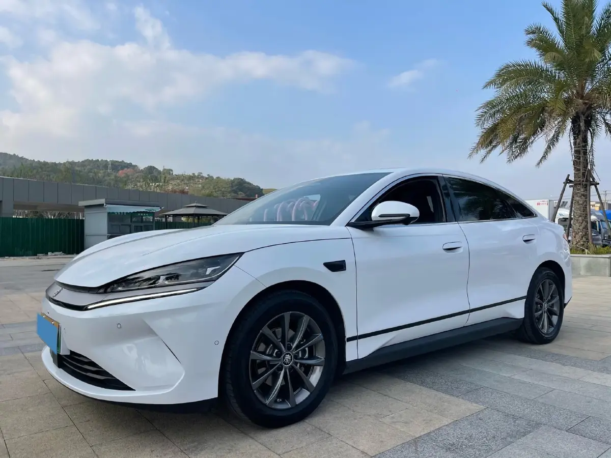 2025 BYD QinL BEV