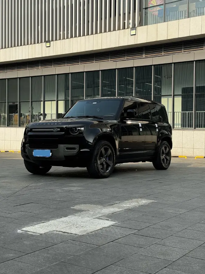 2024 Land Rover Defender 3.0T 400HP L6 8AT