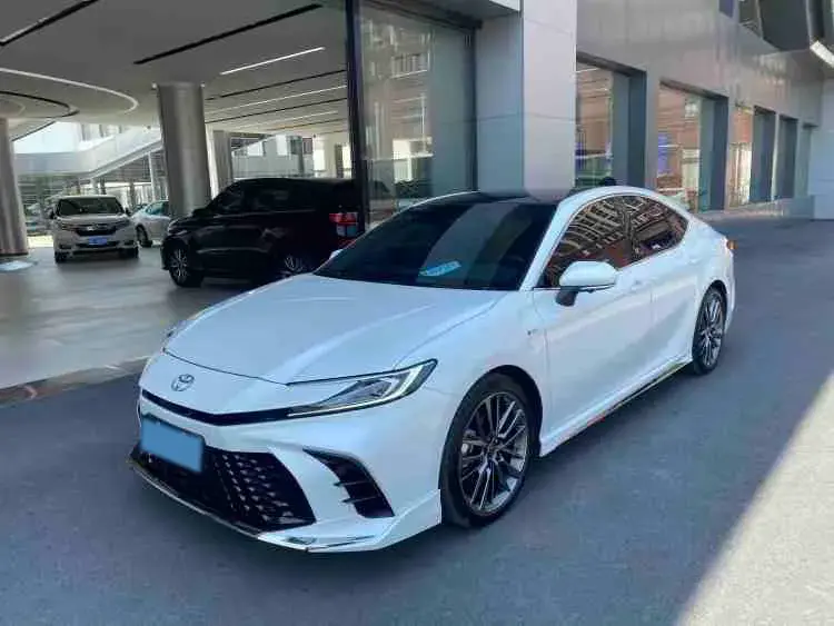 2024 Toyota Camry 2.0L 152HP L4 E-CVT Hybrid