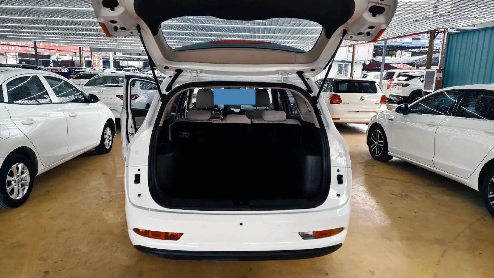 2017 BaoJun 310W 1.5L 112HP L4 6MT,autocango,china used car exporter,china ev exporter,chinese used car exporter,chinese used ev exporter