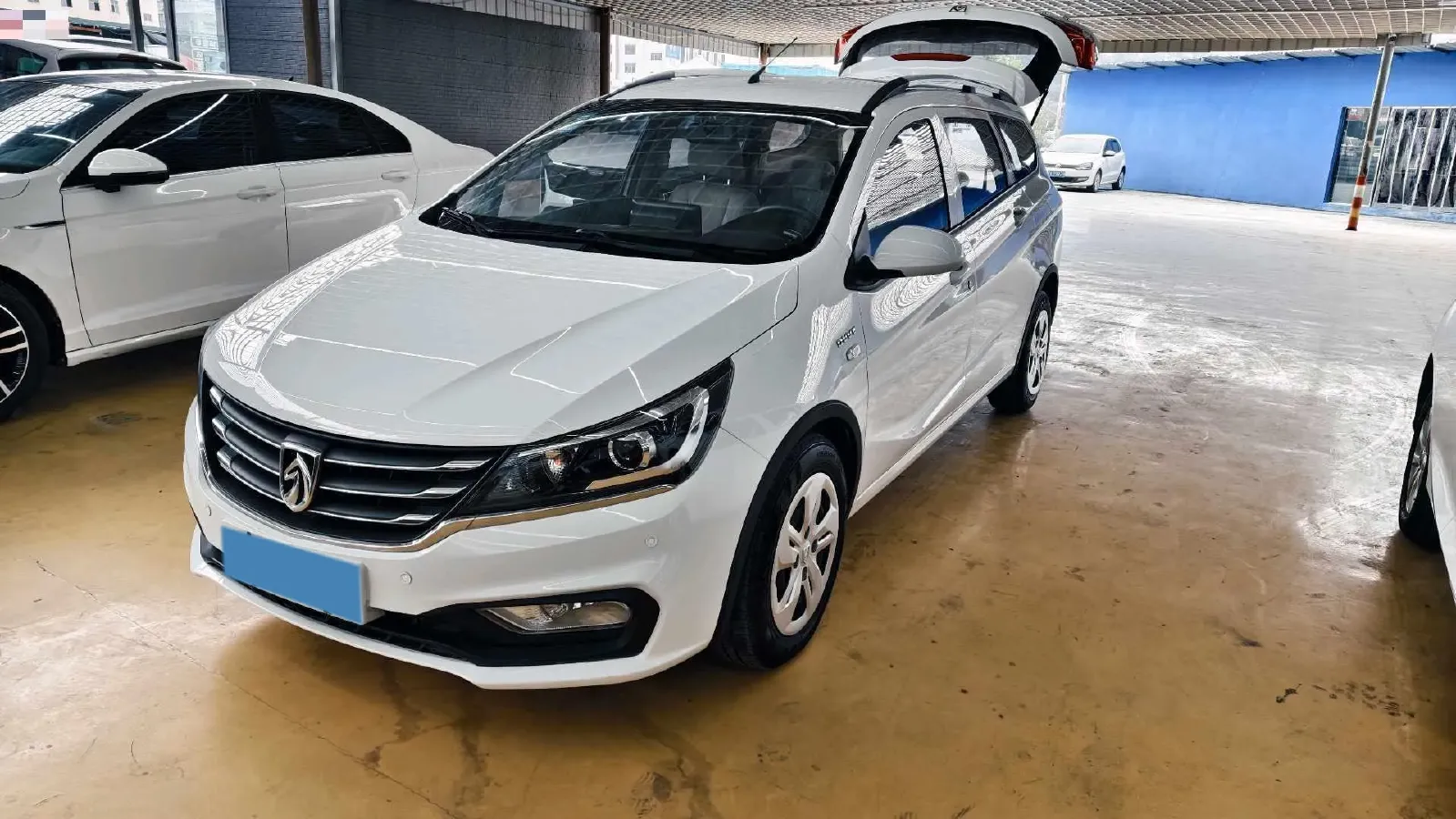 2017 BaoJun 310W 1.5L 112HP L4 6MT,autocango,china used car exporter,china ev exporter,chinese used car exporter,chinese used ev exporter