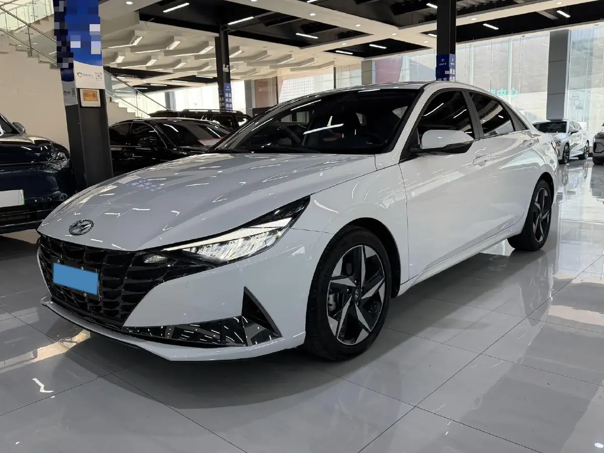 2022 Hyundai Elantra 1.5L 115HP L4 CVT