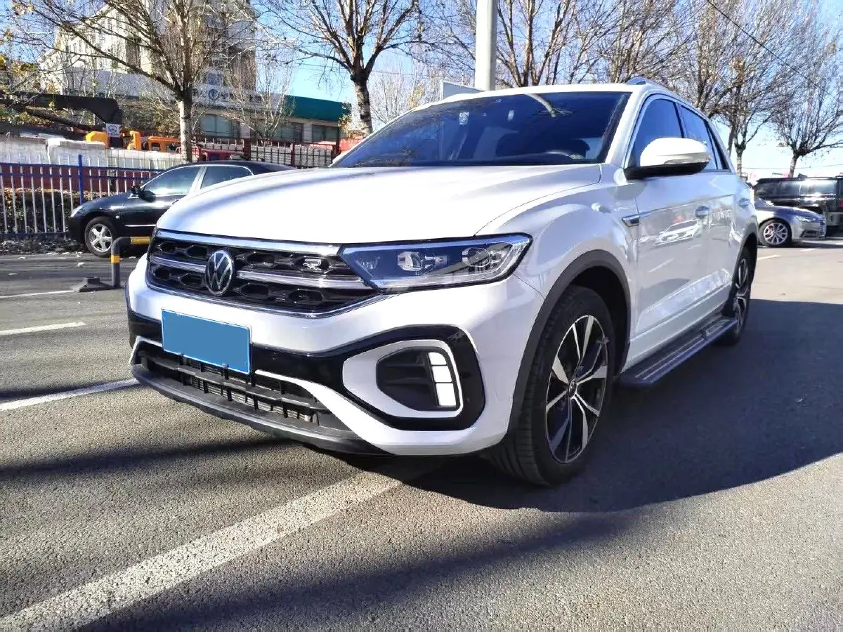 2023 Volkswagen T-Roc 1.5T 160HP L4 7DCT
