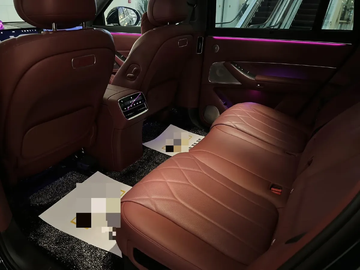 2025 AITO AITO M8 REEV 160HP REEV 53.4KWH,autocango,china used car exporter,china ev exporter,chinese used car exporter,chinese used ev exporter