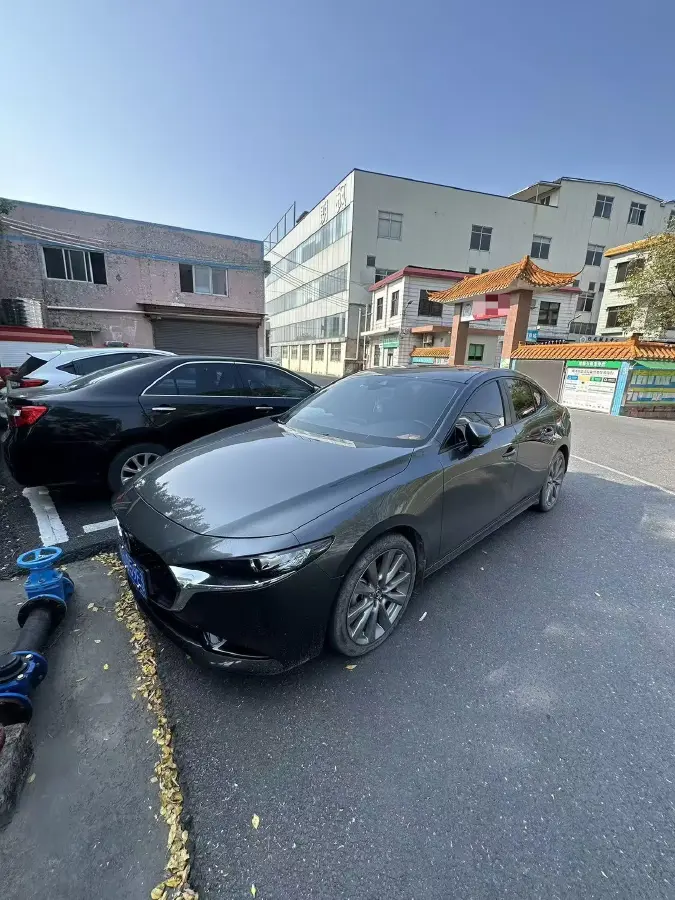 2022 Mazda 3 Axela 2.0L 158HP L4 6AT