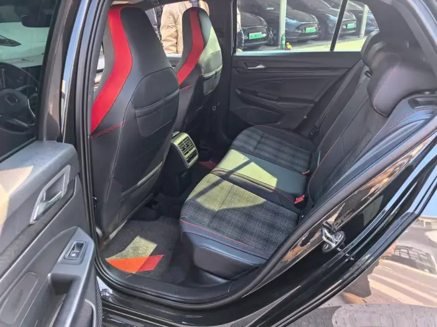 2023 VOLKSWAGEN GOLFGTI thumbnail 4