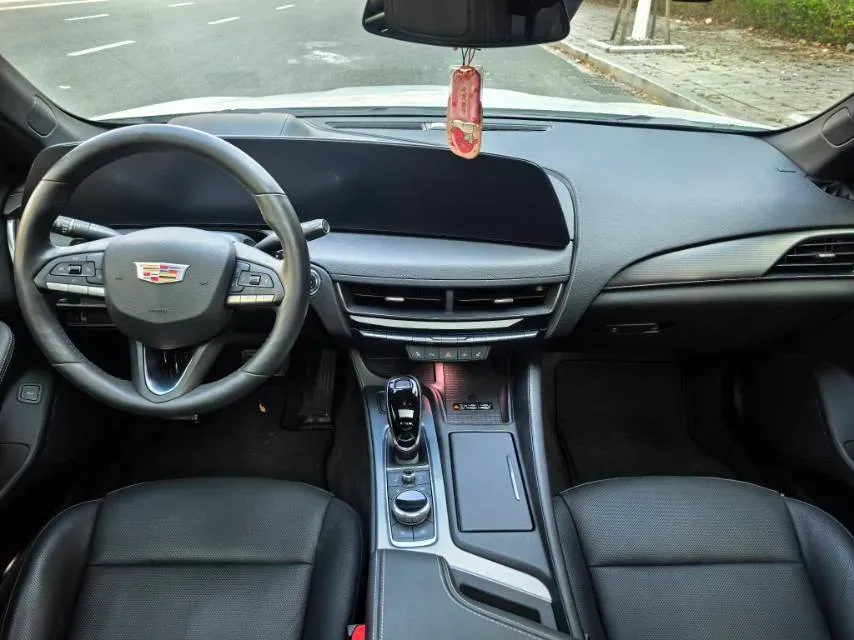 2024 Cadillac CT5 2.0T 237HP L4 10AT,autocango,china used car exporter,china ev exporter,chinese used car exporter,chinese used ev exporter