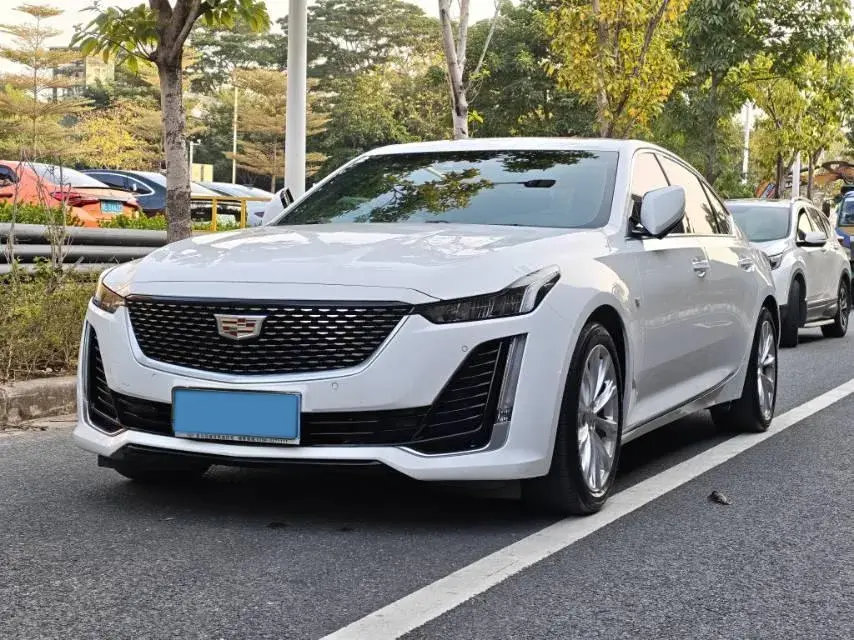 2022 Cadillac CT5 2.0T 237HP L4 10AT