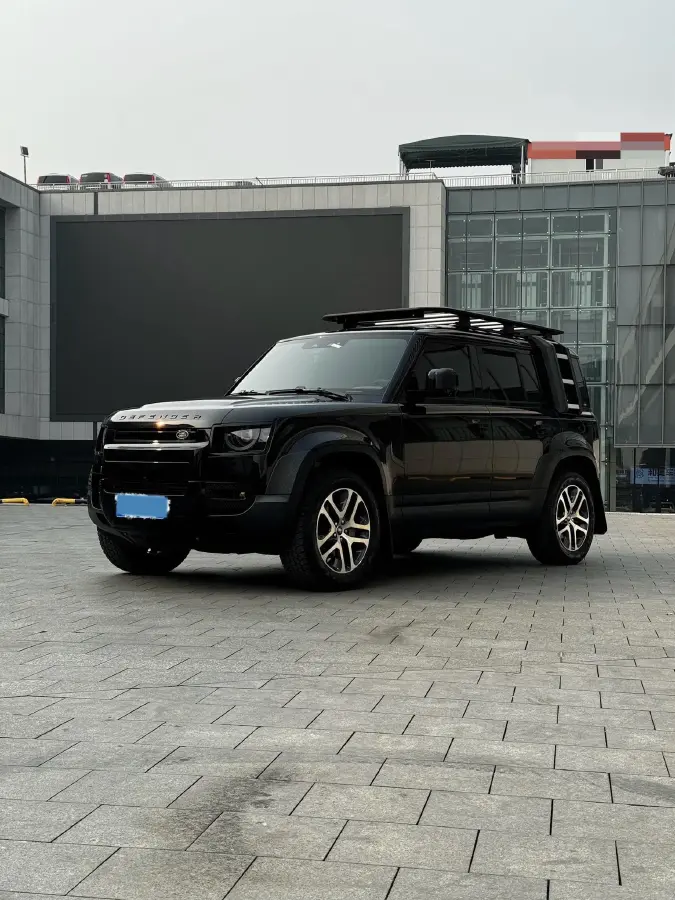 2024 Land Rover Defender 3.0T 400HP L6 8AT