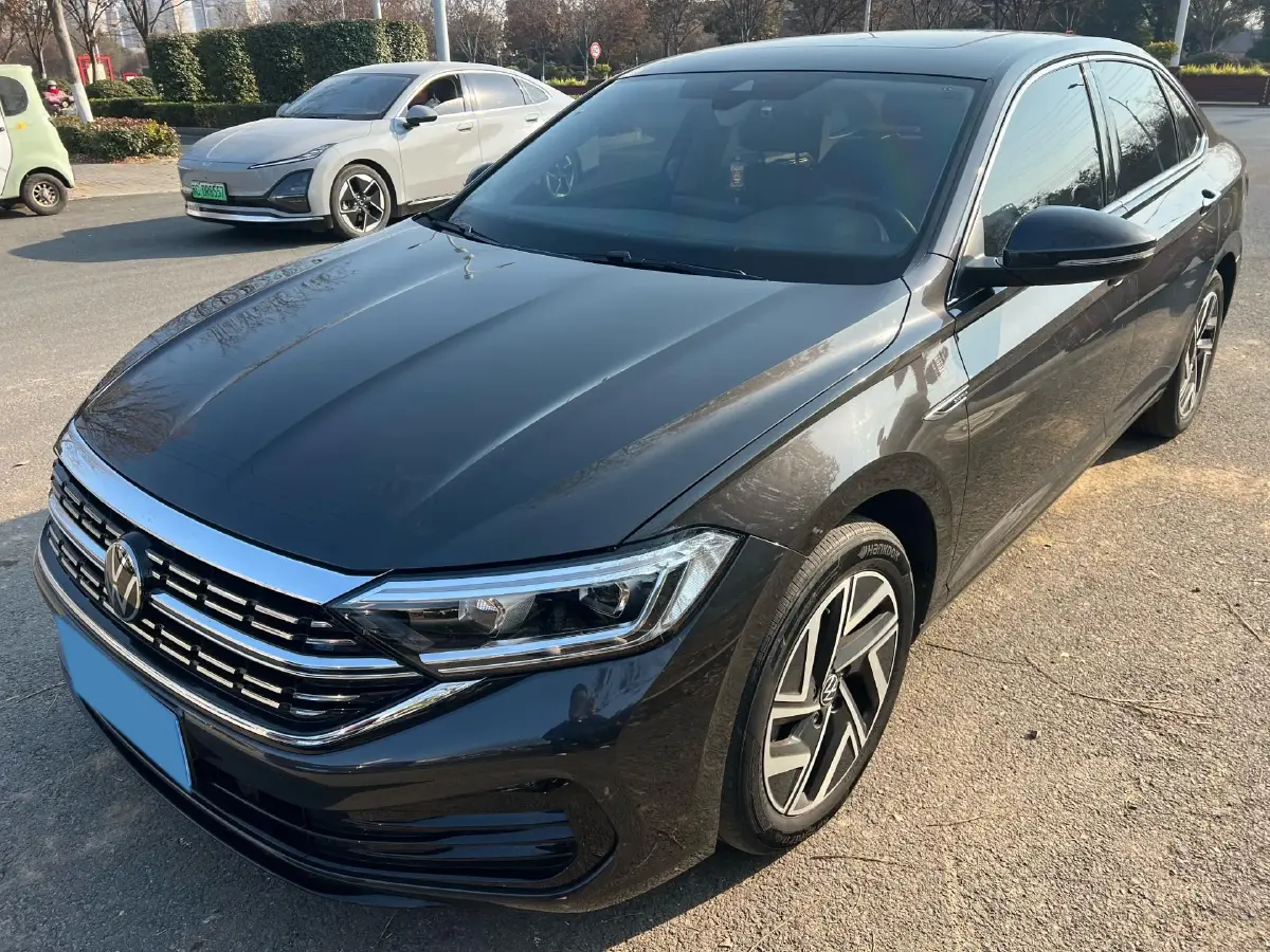 2023 Volkswagen Sagitar 1.2T 116HP L4 7DCT