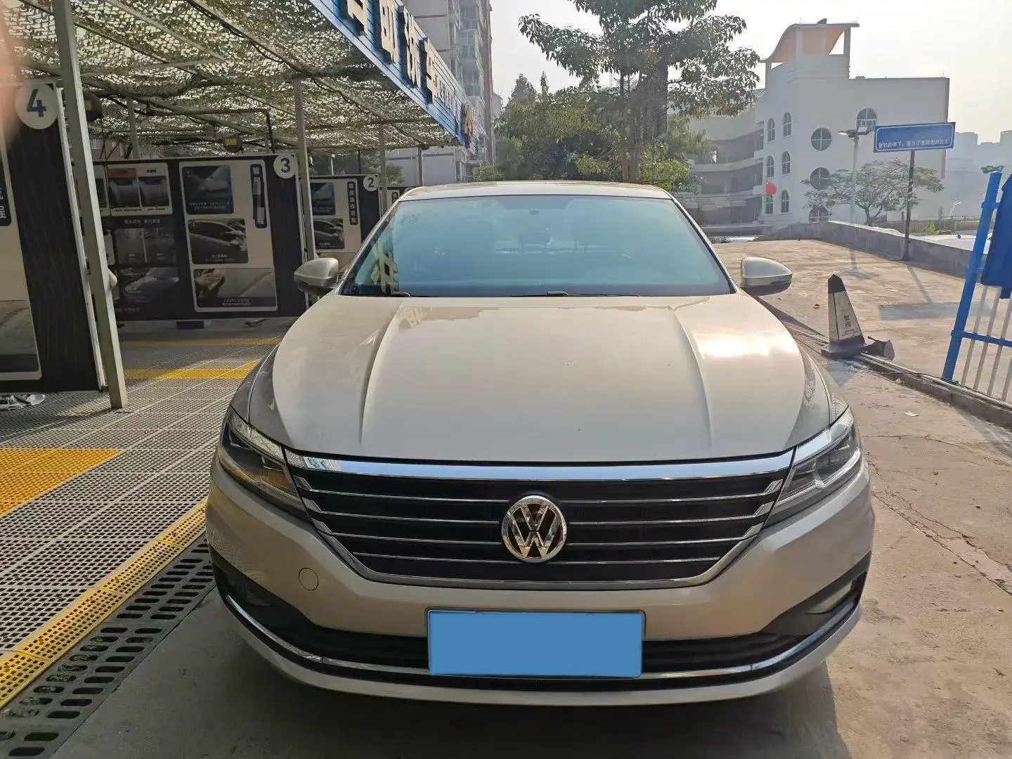 2018 VOLKSWAGEN LAVIDA thumbnail 2