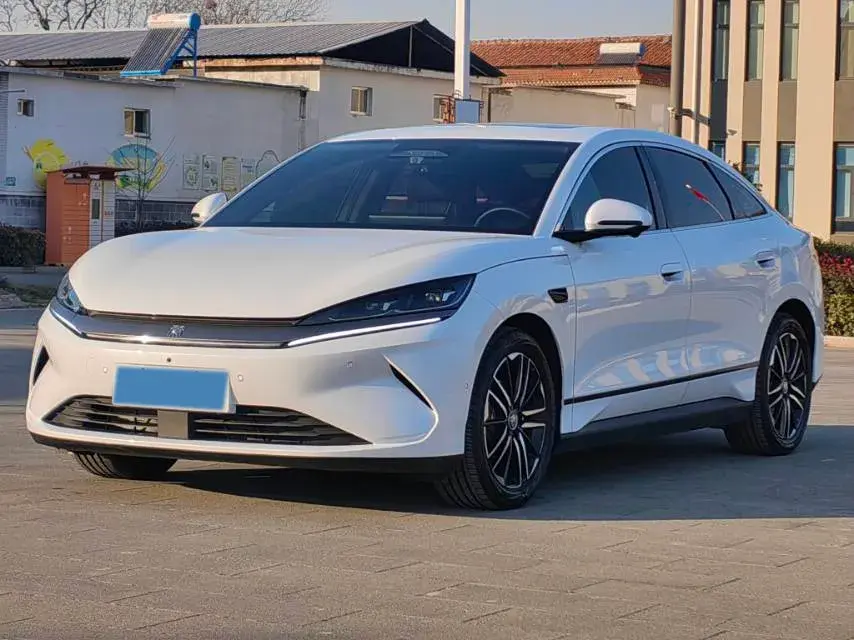 2025 BYD QinL BEV