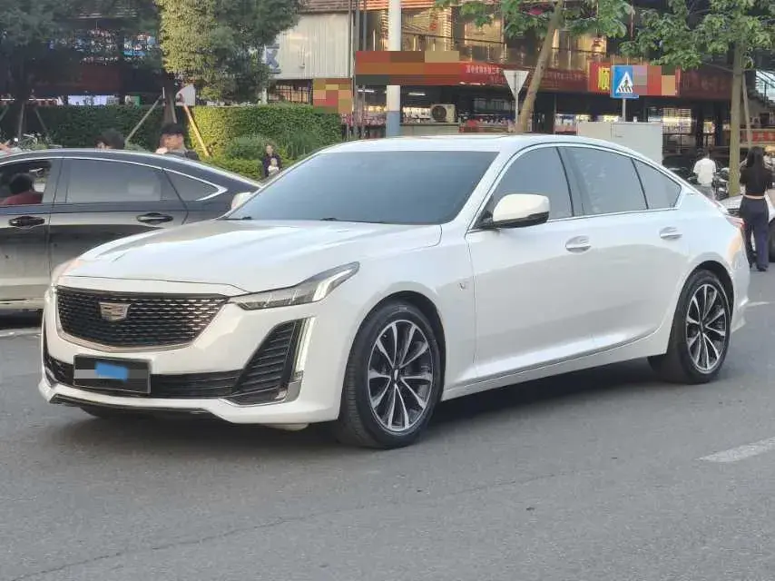 2022 Cadillac CT5 2.0T 237HP L4 10AT