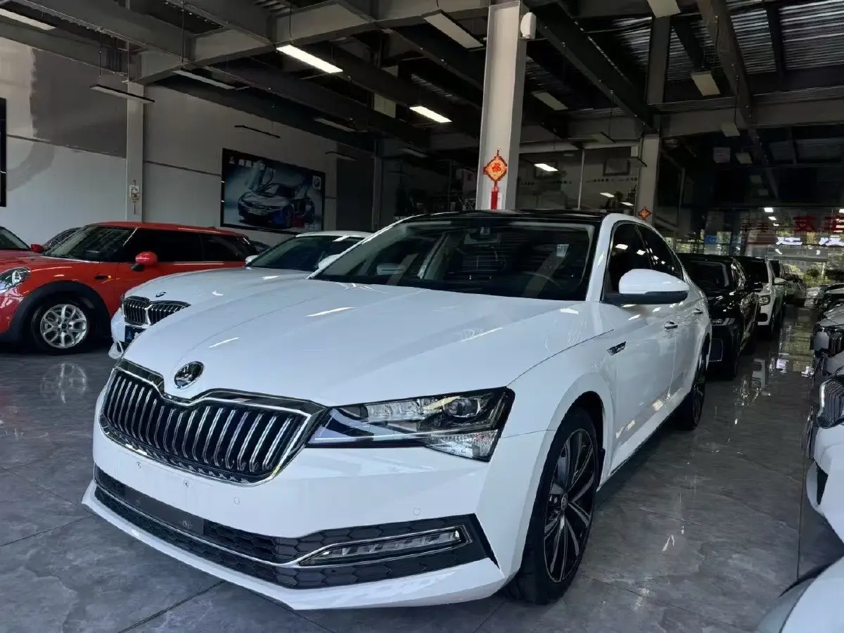 2021 Skoda Superb 2.0T 186HP L4 7DCT