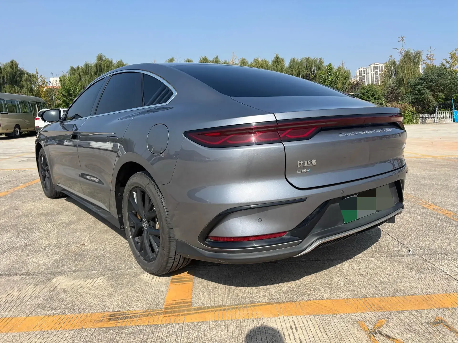 2024 BYD HAN thumbnail 4