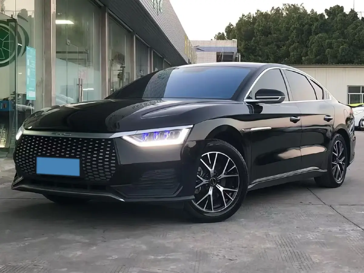 2022 BYD e9 BEV 63.36KWH