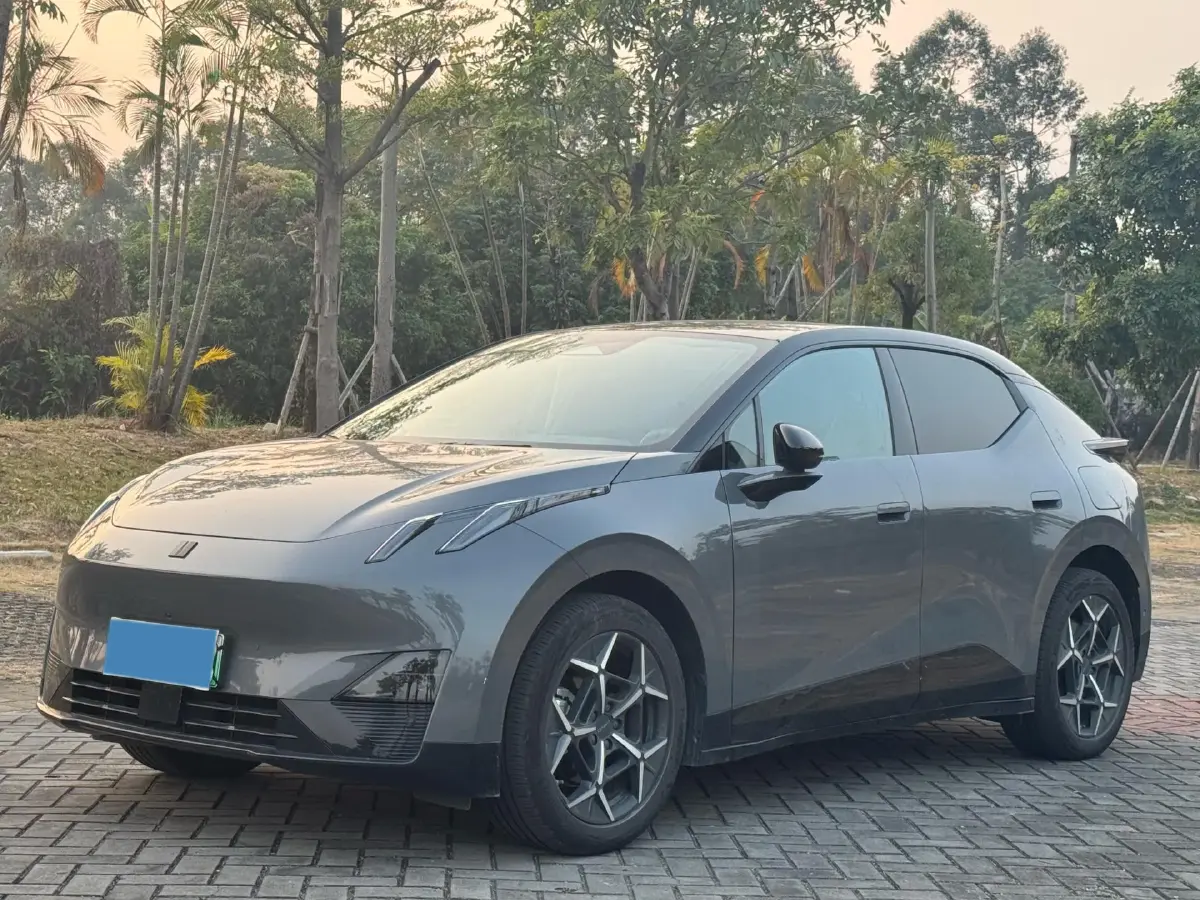 2025 Dongfeng Z9 2.0T 258HP L4 8AT