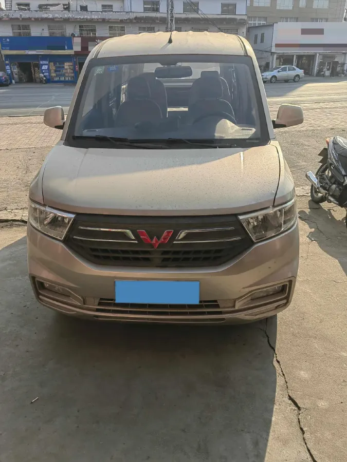2019 WuLing HongGuang V 1.5L 105HP L4 5MT,autocango,china used car exporter,china ev exporter,chinese used car exporter,chinese used ev exporter