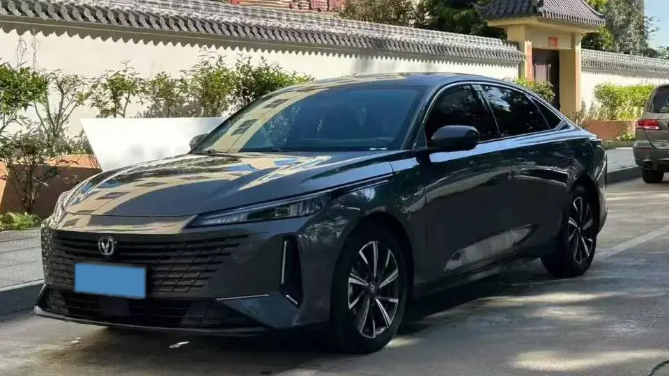 2023 ChangAn Oshan Z6 1.5T 188HP L4 7DCT