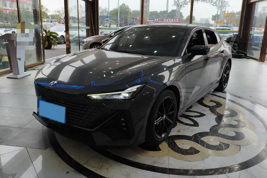 2022 ChangAn UNI-V 1.5T 188HP L4 7DCT