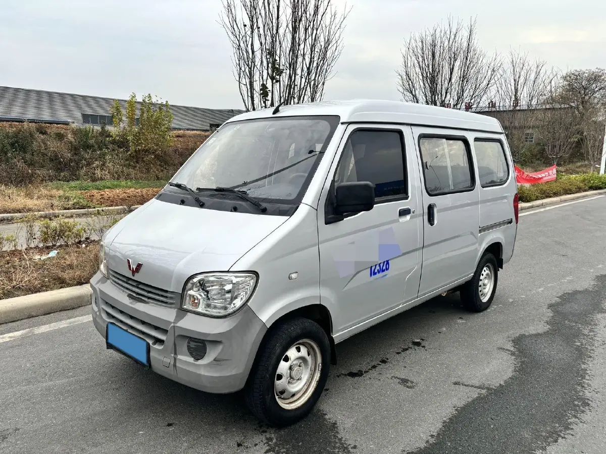 2015 WuLing ZhiGuang 1.2L 82HP L4 5MT