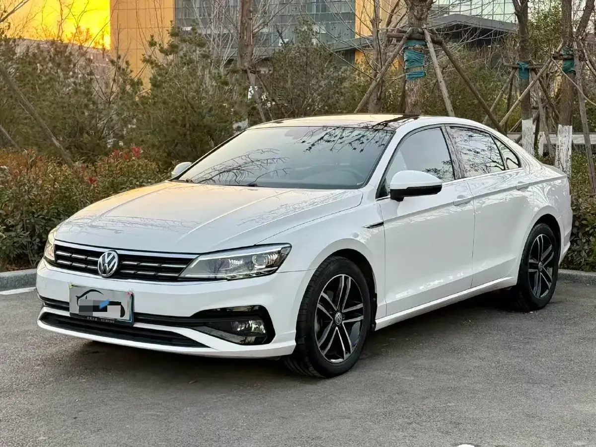 2019 Volkswagen Passat 1.4T 150HP L4 7DCT