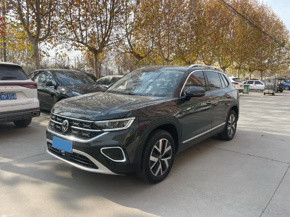 2023 Volkswagen Tayron 2.0T 186HP L4 7DCT