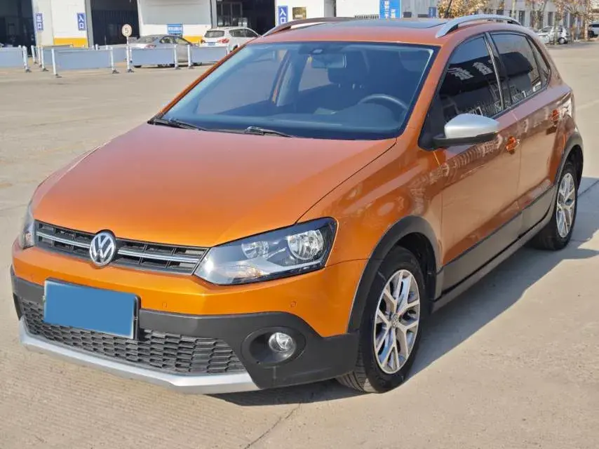 2016 Volkswagen Polo 1.6L 110HP L4 6AT