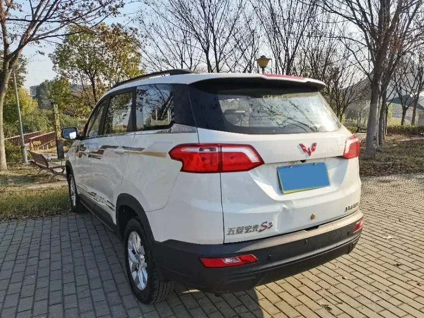 2018 WuLing HongGuang S3 1.5L 112HP L4 6MT,autocango,china used car exporter,china ev exporter,chinese used car exporter,chinese used ev exporter