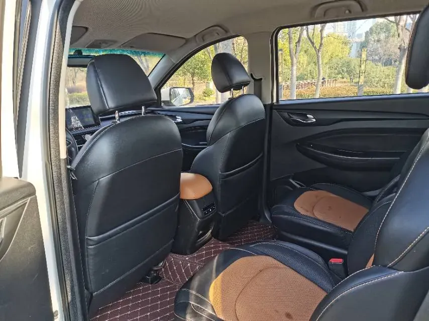 2018 WuLing HongGuang S3 1.5L 112HP L4 6MT,autocango,china used car exporter,china ev exporter,chinese used car exporter,chinese used ev exporter