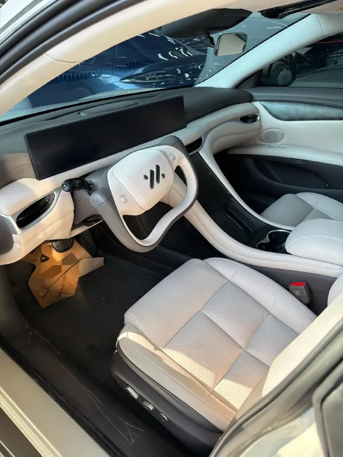 2024 IM L6 BEV 75KWH,autocango,china used car exporter,china ev exporter,chinese used car exporter,chinese used ev exporter